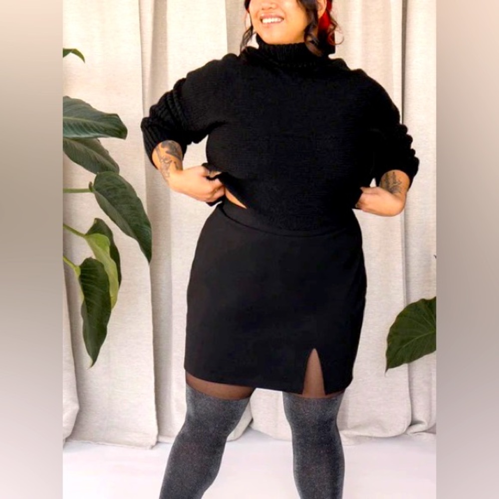 💄Rachel Eco Mini Skirt with Slit